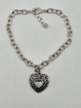 VINTAGE NRO Avon Silver Tone Clear Rhinestone Heart Charm Chain Bracelet